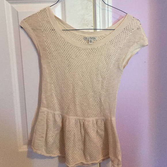 A knitted white shirt