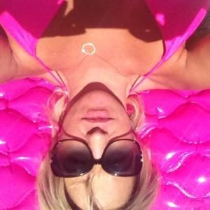 Meet your Posher, Cara