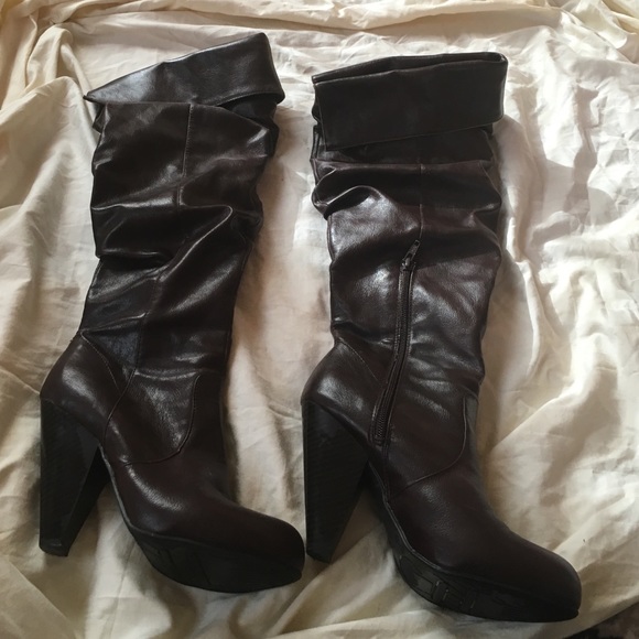 Chocolate brown boots size 6.5