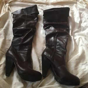 Chocolate brown boots size 6.5