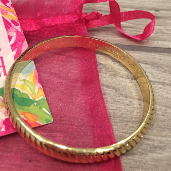 Lilly Pulitzer Jewelry - Lilly Pulitzer Gold Bangle Bracelet Lilly Pulitzer Jewelry - Lilly Pulitzer Gold Bangle Bracelet