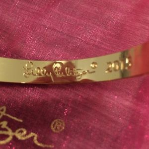 Lilly Pulitzer Jewelry - Lilly Pulitzer Gold Bangle Bracelet Lilly Pulitzer Jewelry - Lilly Pulitzer Gold Bangle Bracelet