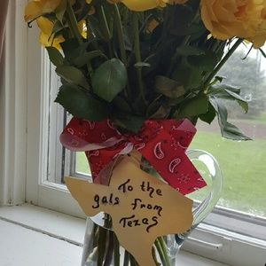 Meet your Posher, Mona