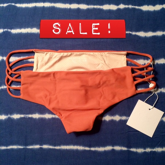 Acacia MOLOKAI bottoms in papaya!