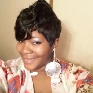 Meet your Posher, Cassandra