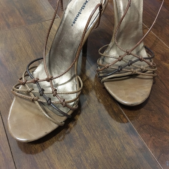 brown heels - Picture 2 of 3