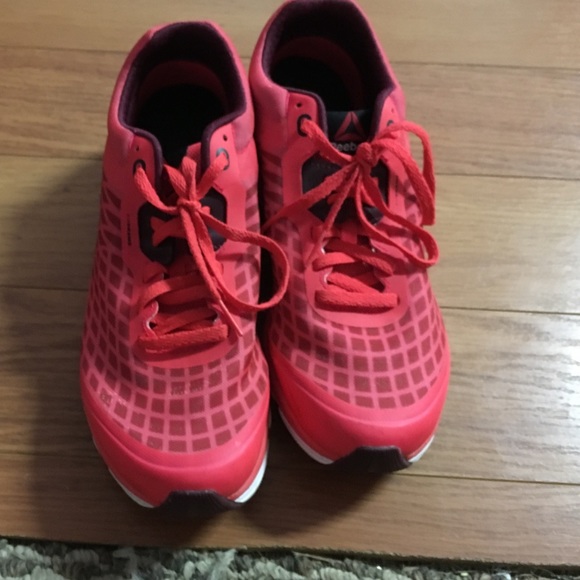 Reebok tennis shoes - Picture 2 of 3