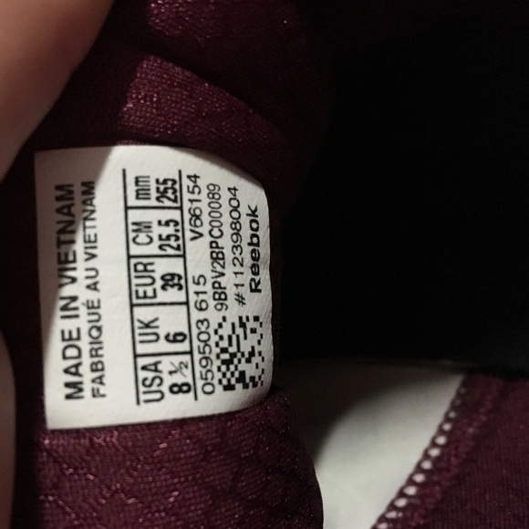 Reebok tennis shoes - Picture 3 of 3