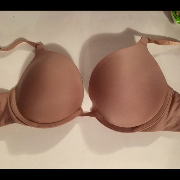 Nude Push Up VS Bra