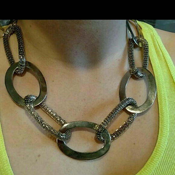 Silver chain link necklace