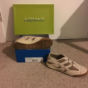 Aquaz tan shoe