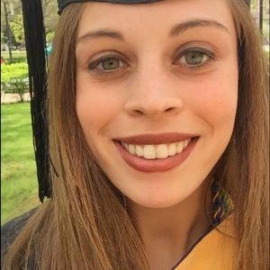 Meet your Posher, Leah