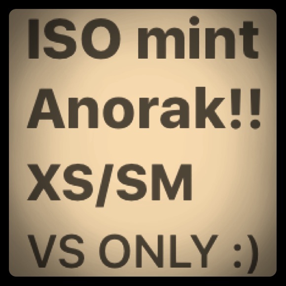 Iso anorak vs PINK
