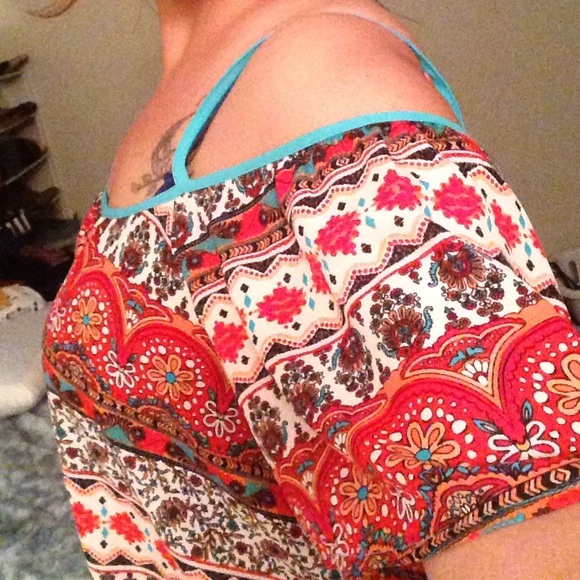 Top - Picture 2 of 3