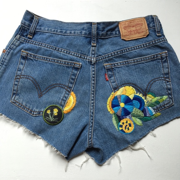 💛HP💛One-of-a-kind Embroidered Vintage Levi's