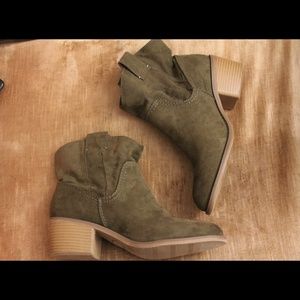 Merona Faux Suede Booties NWOT, Size 8