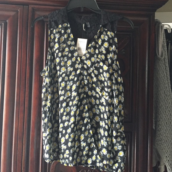 Black Sheer Daisy Print Top