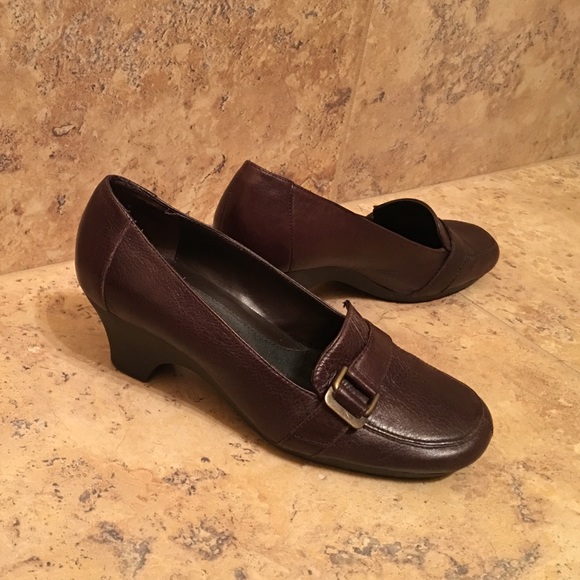 Brown aerosol heels
