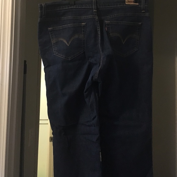 Levis - Picture 2 of 2