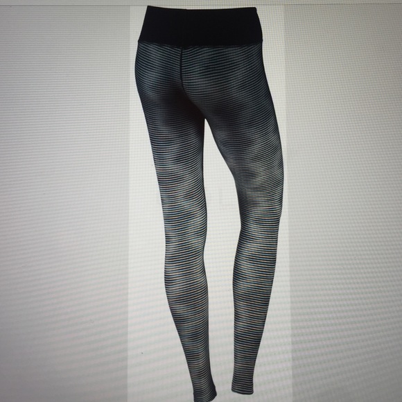 NIKE DRI-FIT Women's Ombré Tights size XS NWT - Picture 3 of 3