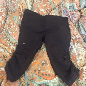 Lululemon Heathered Black In the Flow Crops