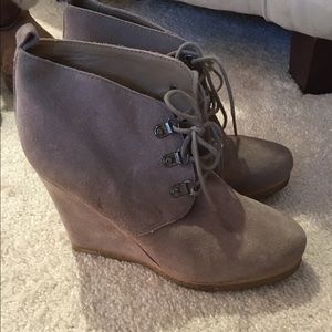 Steve Madden bootie. Size 7.