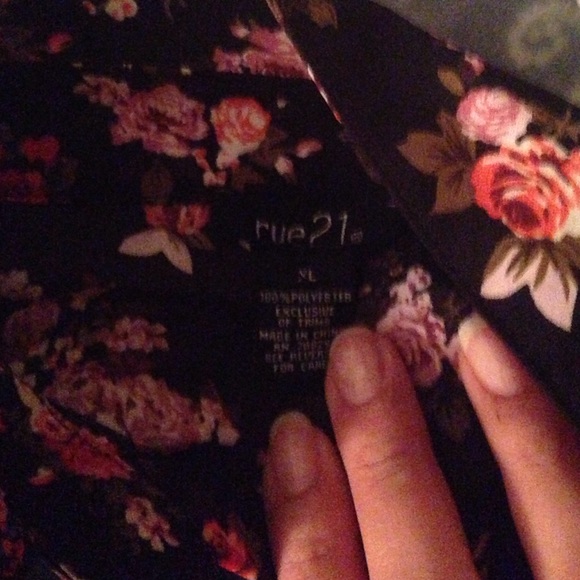 Top - Picture 2 of 2