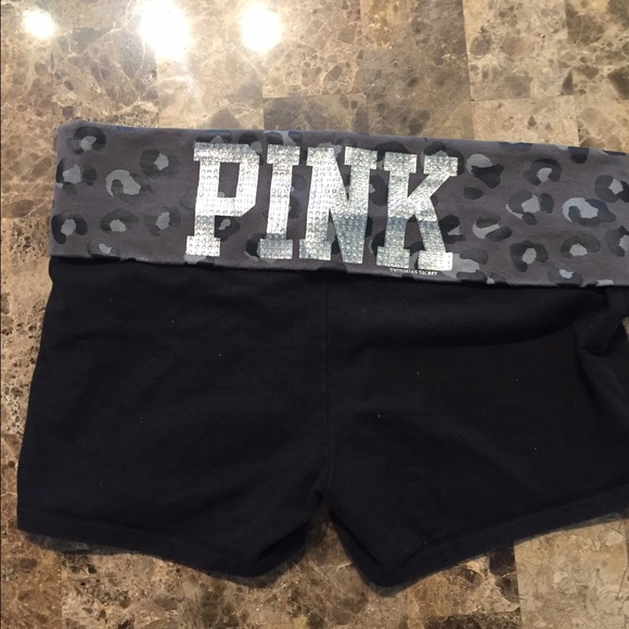 VS yoga shorts with leopard print band - Picture 1 of 4