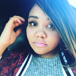 Meet your Posher, Arielle