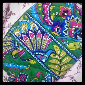 Vera Bradley Medium Cosmetic in Emerald Paisley