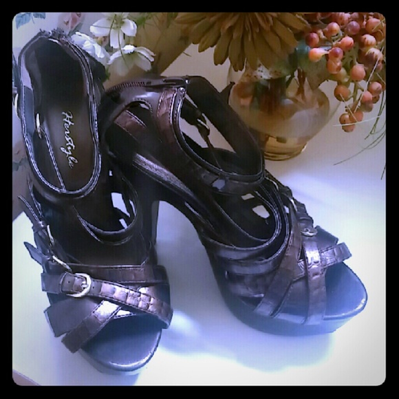 Brown strappy herstyle brown heels