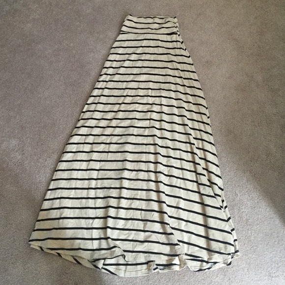 Cream & black striped maxi skirt size xs