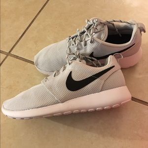 Brand new Nike Roshes