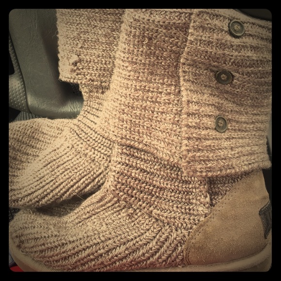 GREY CARDI UGGS