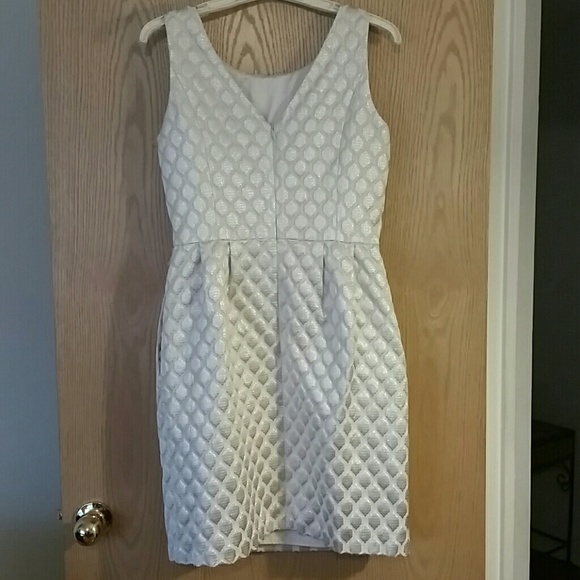 Women's dress - Picture 2 of 3