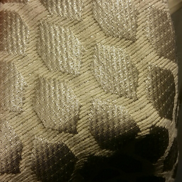 Women's dress - Picture 3 of 3