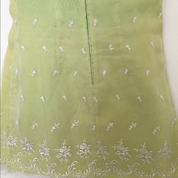 Delicate dress - Picture 3 of 3