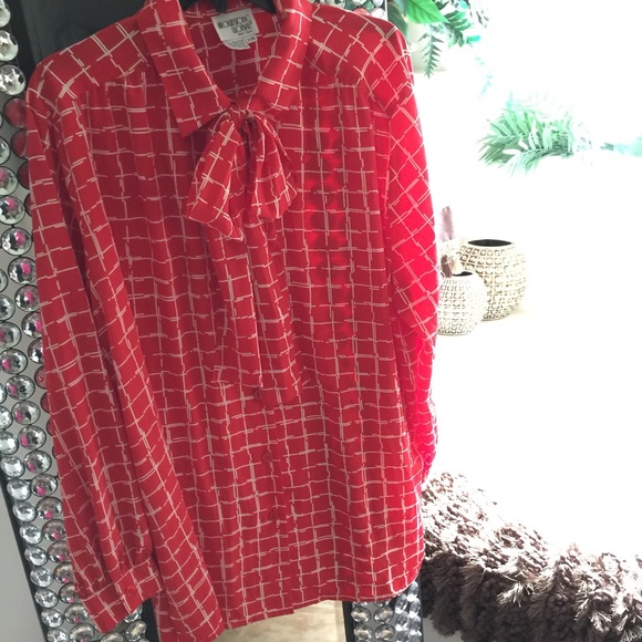 Beautiful red and white printed bow blouse. - Picture 1 of 2