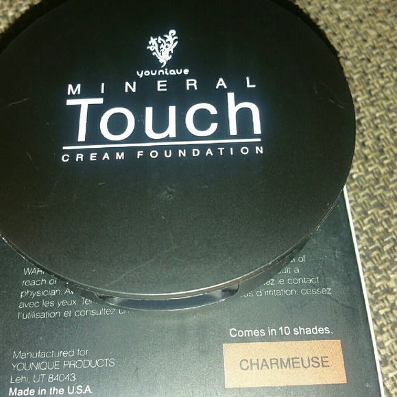 Younique Mineral Touch Cream Foundation