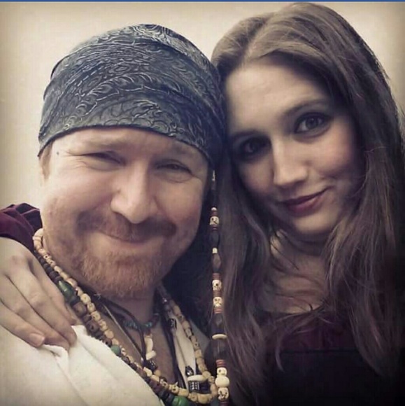 Meet your Posher, Laura - Picture 2 of 4