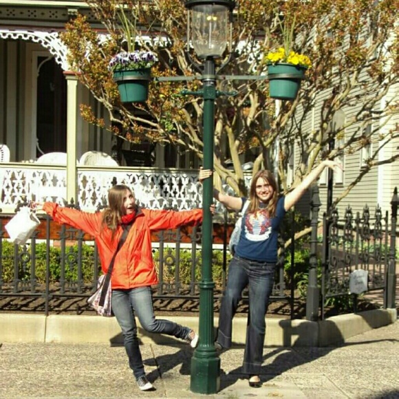 Meet your Posher, Laura - Picture 4 of 4