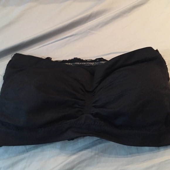 Bandeau bra in black with lace on back
