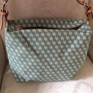 Dooney & Bourke shoulder sac