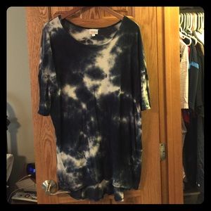 Lularoe Irma tunic. Bought too big.