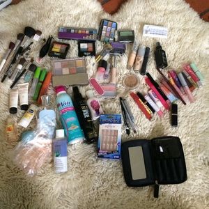 🌶Makeup bundle OVER 70 items