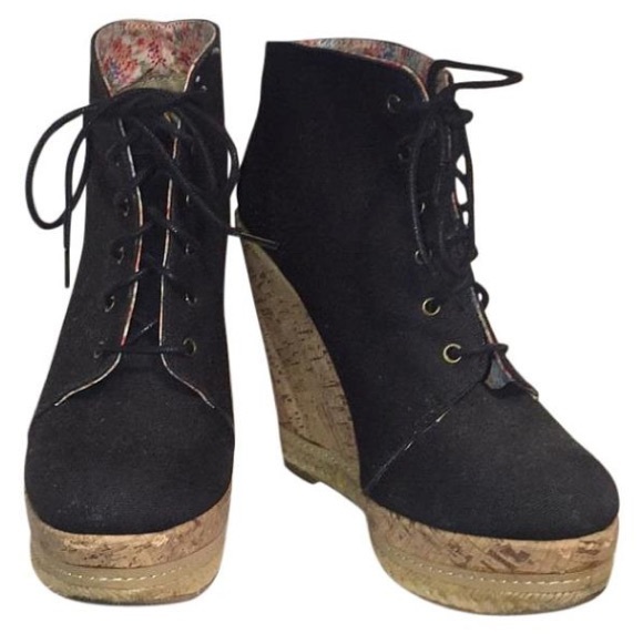 Call it Spring black floral Wedges