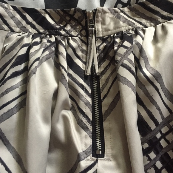 Go Collection skirt - Picture 4 of 4