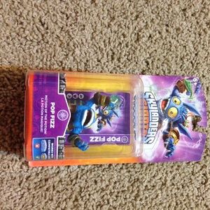 SKYLANDERS giants pop fizz