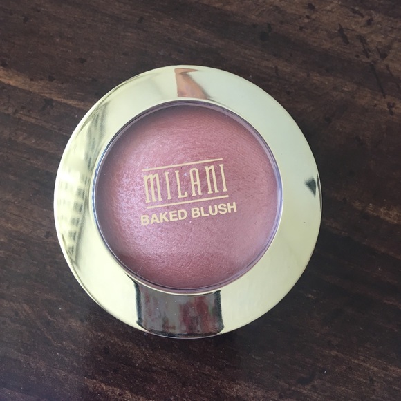 Milani baked blush in luminoso