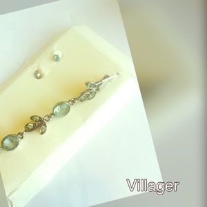 Villager Liz Clairborne Blue Earrings Bracelet